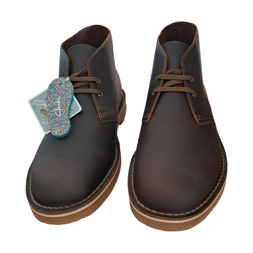 Clarks Brown Leather Men's Chukka Boots with Tan Sole